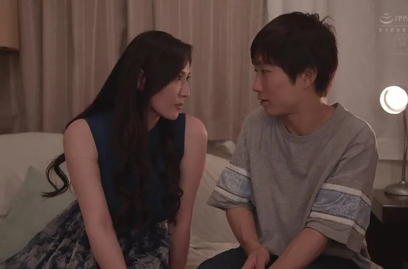 Ông chồng lạnh nhạt, Người vợ uống rượu rồi địt nhau với cậu học sinh trẻ