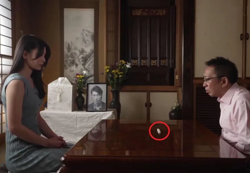 Một ngày sau tang lễ anh xã, bạn gái của con trai đã bị bố gã chồng ép đụ không bao đến mang thai